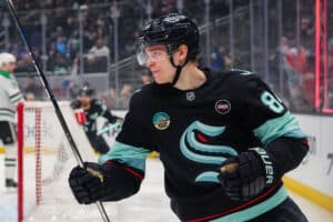 Kaapo Kakko sivusi piste-ennätystään NHL:ssä Kaapo Kakko sivusi piste-ennätystään NHL:ssä