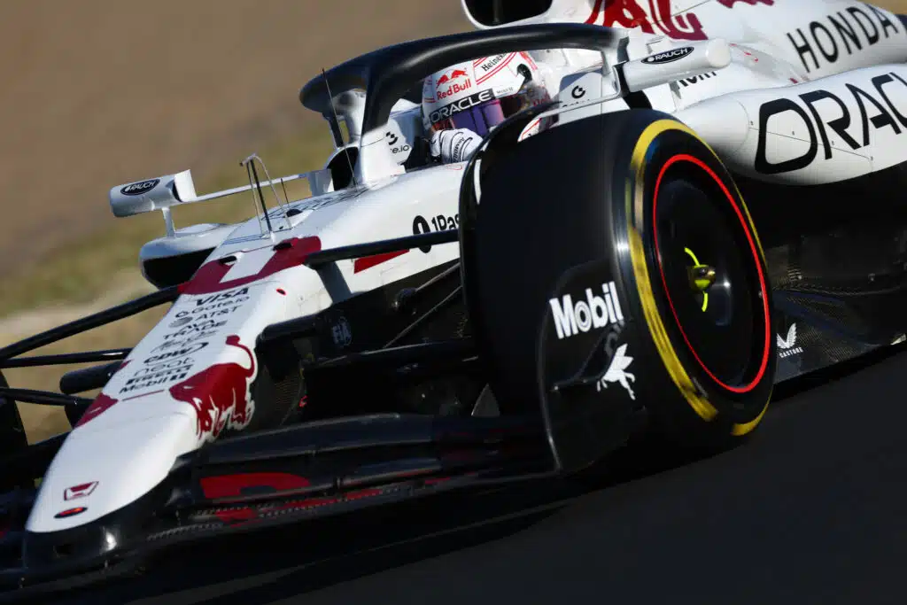 Italialaismedia ylistää F1:n suurmestaria – kyse ei ole Ferrarin Lewis Hamiltonista