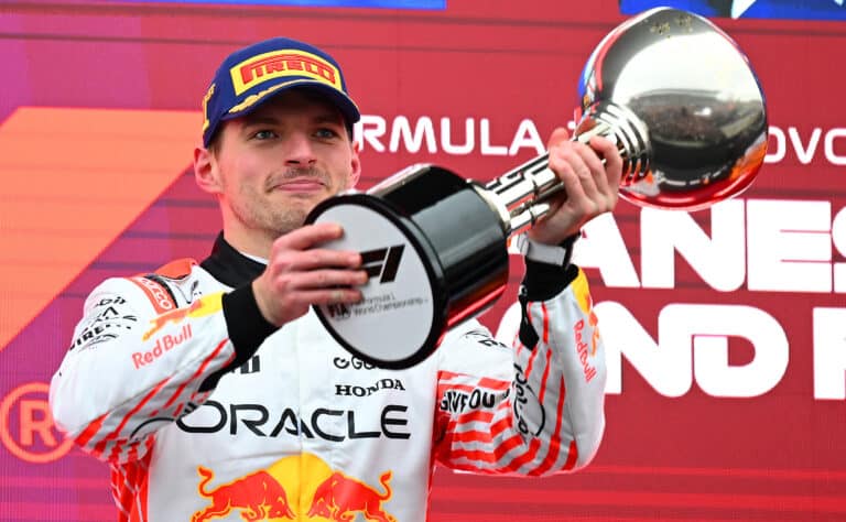 Max Verstappen tekee tilaa japanilaiskuljettajalle Max Verstappen tekee tilaa japanilaiskuljettajalle