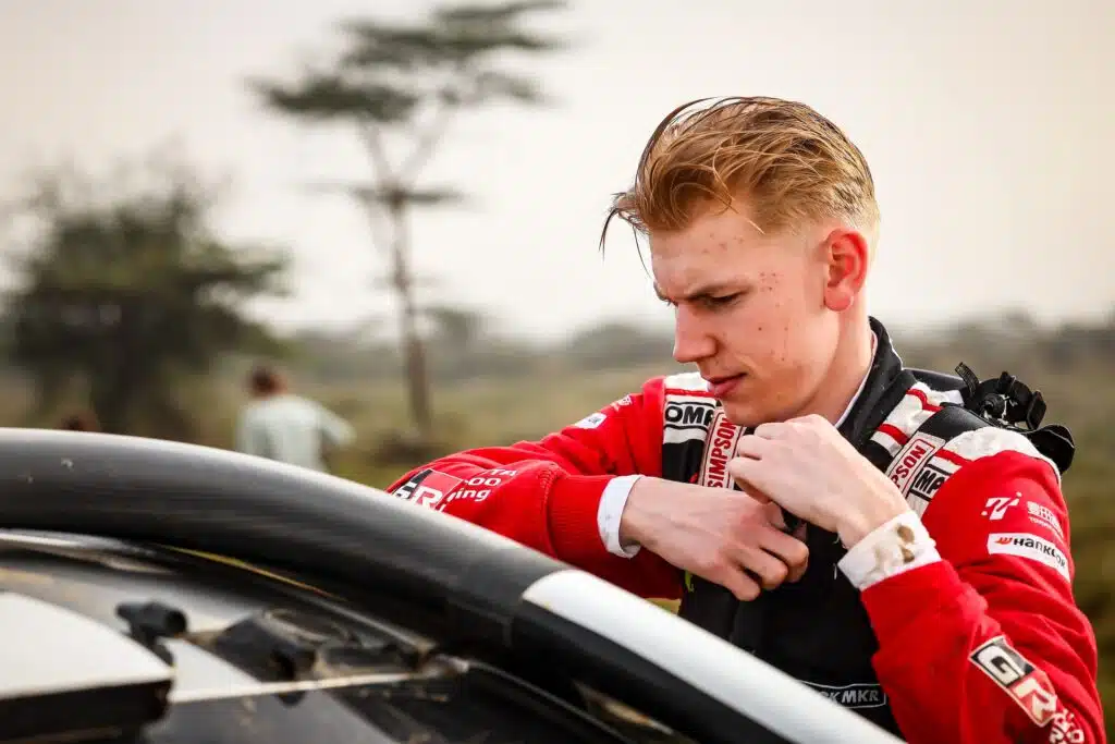 Sami Pajari laittoi kaasun pohjaan Saudi-Arabiassa, Toyota-tähti täysin hukassa