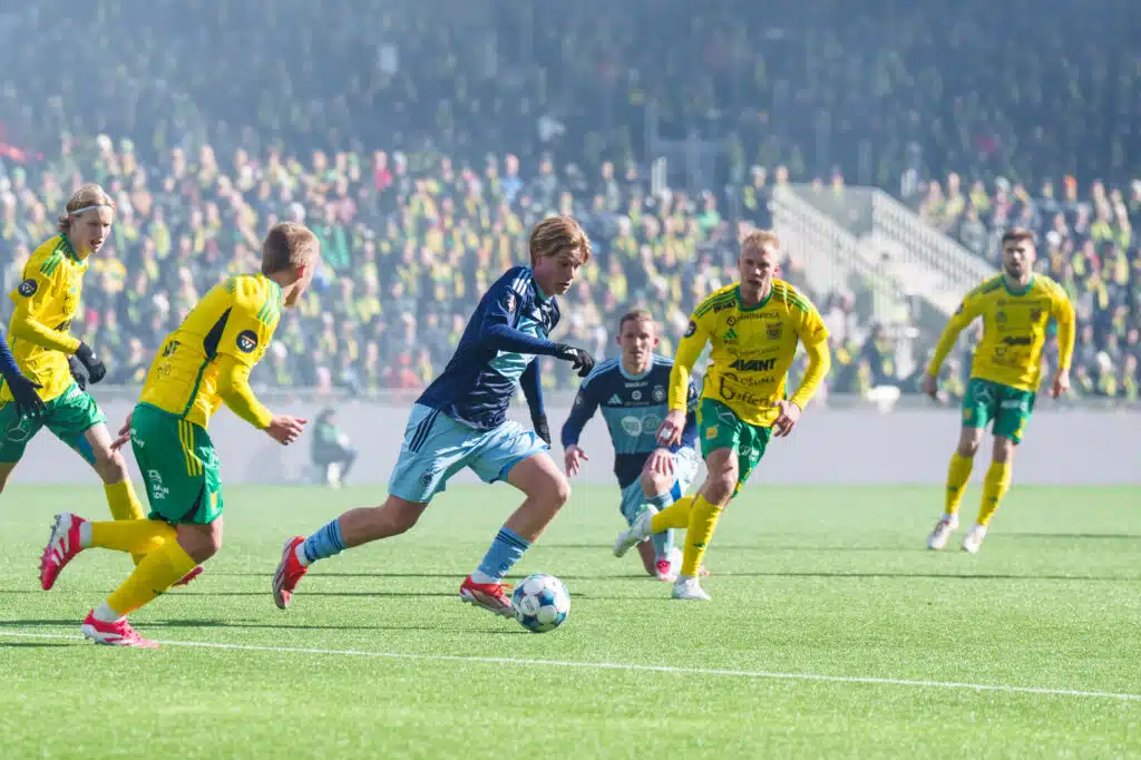 16-vuotias koulupoika nöyryytti HJK:ta