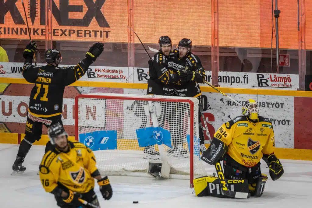 Ryöstö 16 sekunnissa – Raimo Helmisen SaiPa salamoi rajulla tavalla Savossa