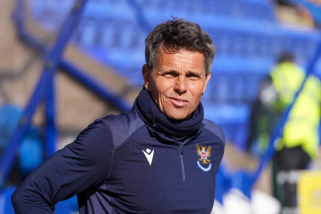 Suomalaisen mestarivalmentajan joukkue putosi – HJK odottaa?