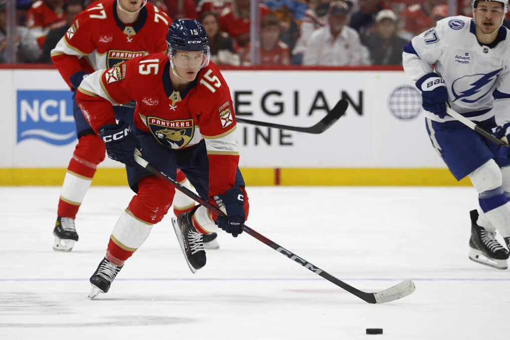 Florida Panthers on jo tukalassa tilanteessa NHL:ssä - suomalaistähti kertoi mitä pitäisi tehdä Florida Panthers on jo tukalassa tilanteessa NHL:ssä – suomalaistähti kertoi mitä pitäisi tehdä