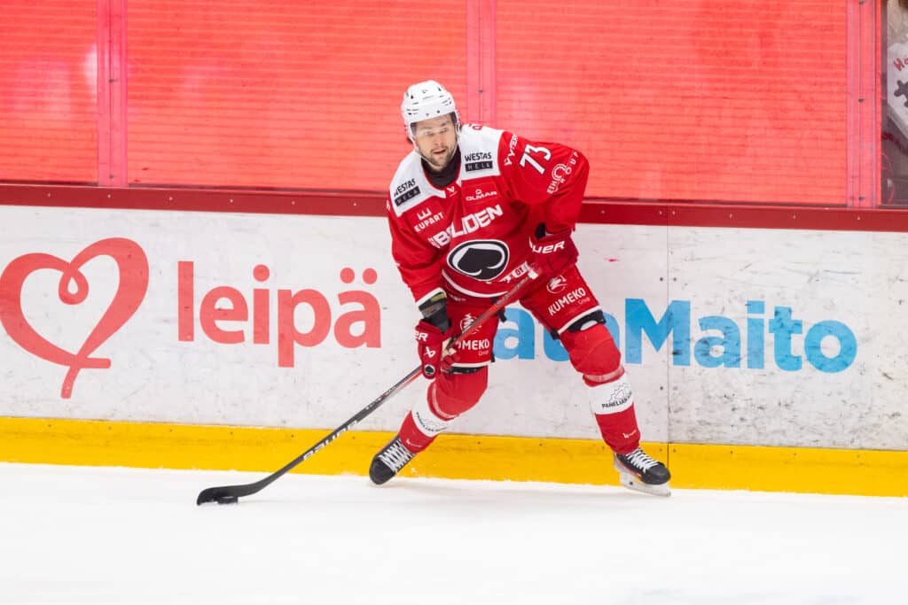 Kärpät kaappasi Leijona-hyökkääjän Kärpät kaappasi Leijona-hyökkääjän