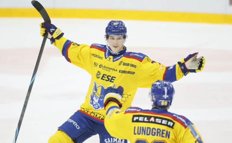 Kärpät tiedotti kahdesta uudesta pakista - lupaava suomalaispelaaja ja tshekkipakki sopimukseen Kärpät tiedotti kahdesta uudesta pakista – lupaava suomalaispelaaja ja tshekkipakki sopimukseen
