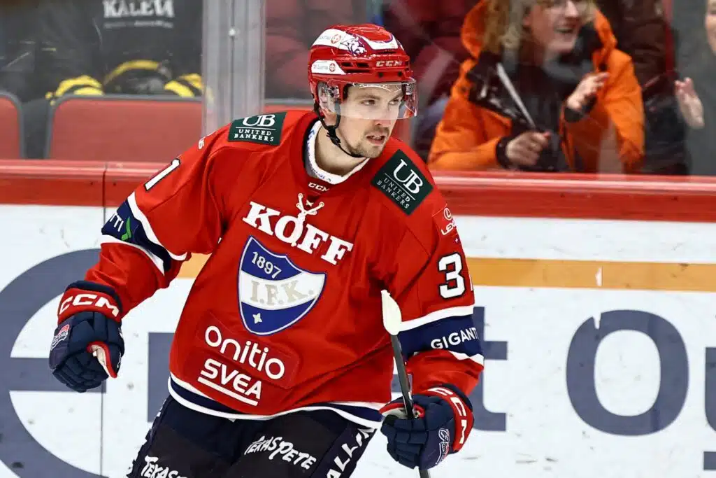 Entiseltä HIFK-tähdeltä kova paljastus: ”Neljä päivää on juhlittu”