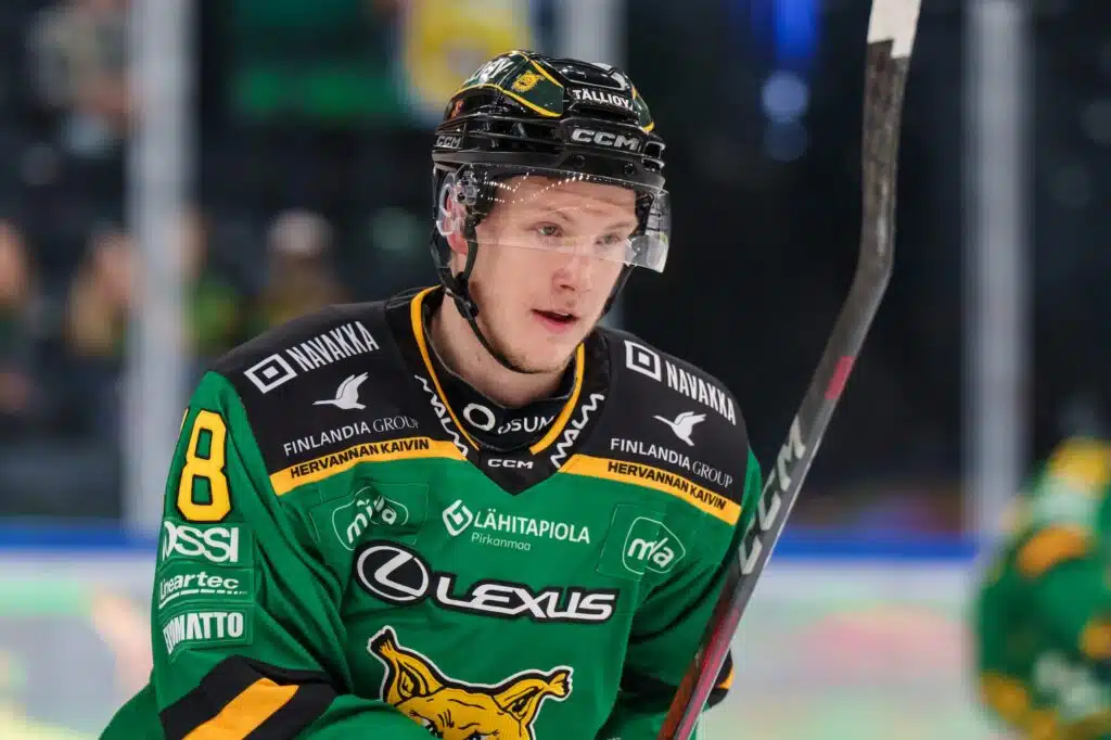 Ilveksen tähtipelaaja vaihtaa kilpailijan riveihin