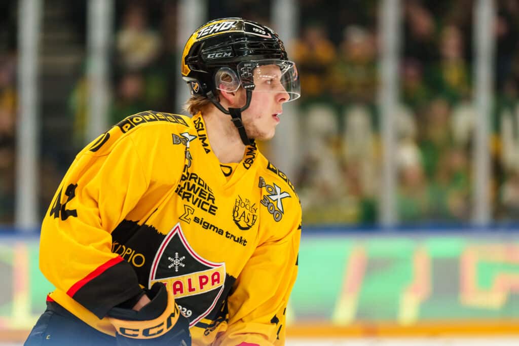 Konsta Kapanen teki nyt jotain mihin kiekkosuvun muut eivät koskaan pystyneet Konsta Kapanen teki nyt jotain mihin kiekkosuvun muut eivät koskaan pystyneet