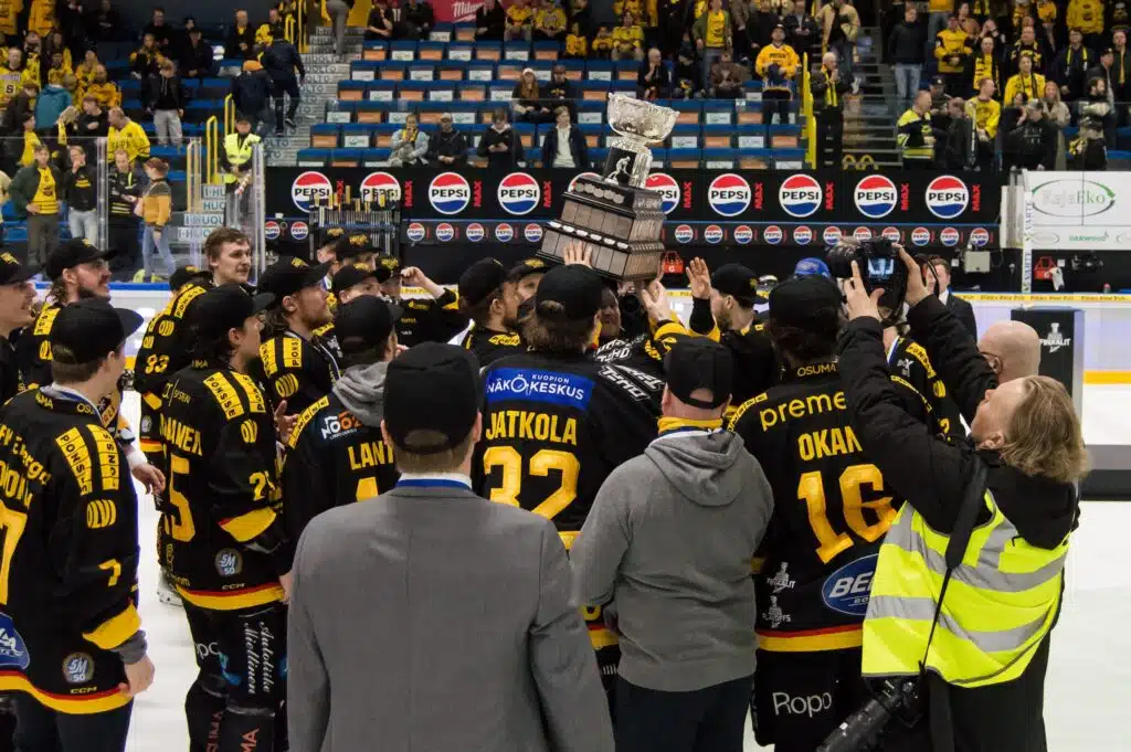 Näin Kuopio sekosi viime yönä Suomen mestaruudesta