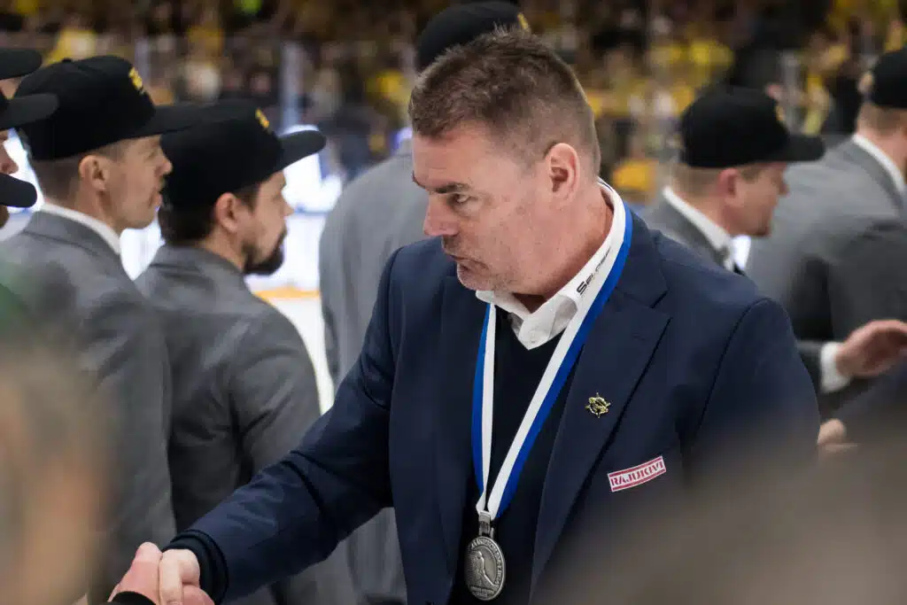 Raimo Helmisen pokka petti Tukholmassa – hilpeä kommentti MTV:lle