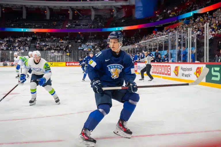 Se on siinä! Leijonat löi Kanadan rankkareilla
