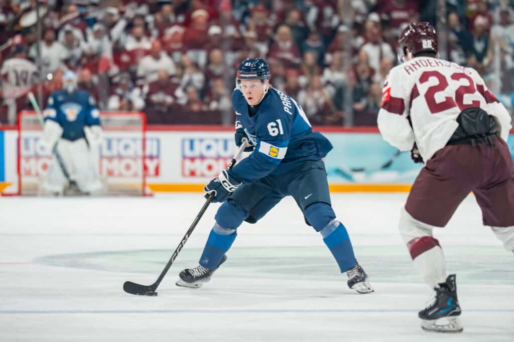 Leijonille taisteluvoitto – Antero Mertaranta hehkutti yhtä miestä MTV:llä: "Täysin ylivoimainen tähti" Leijonille taisteluvoitto – Antero Mertaranta hehkutti yhtä miestä MTV:llä: ”Täysin ylivoimainen tähti”