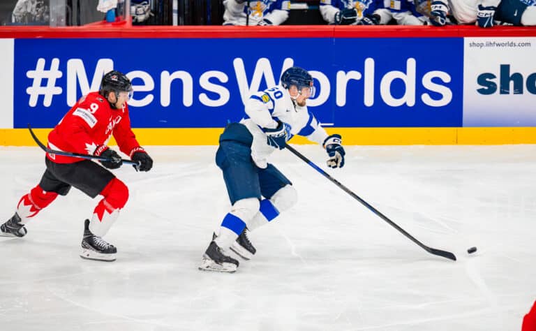 Nathan MacKinnon täräytti Ruotsi-ottelun jälkeen – ”Olimme Suomea vastaan parempia”