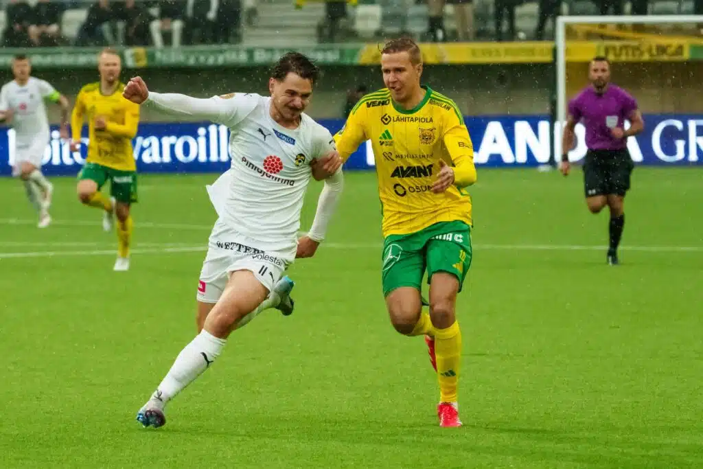 Veikkausliigan kärkiottelussa nähtiin hämmentävä tulos