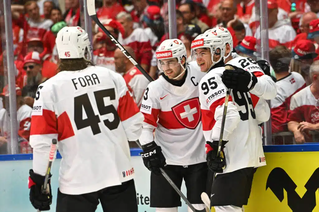 ”Vanha” mies loisti jääkiekon MM-kisoissa – ”Hullua, hän on uskomaton”