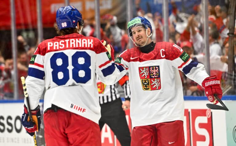 David Pastrnak pelasti Tshekin