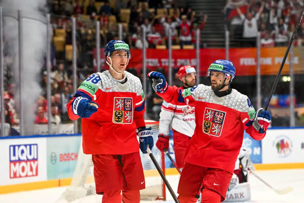 Tshekki antoi Tanskalle isän kädestä MM-kiekossa