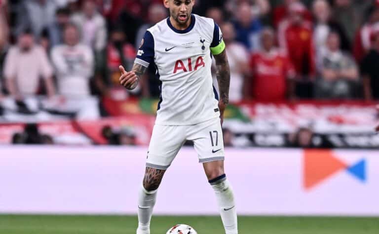 Maailmanmestarin ympärille on rakentumassa melkoinen "saippuaooppera" - Tottenham on heittäytymässä hankalaksi Maailmanmestarin ympärille on rakentumassa melkoinen ”saippuaooppera” – Tottenham on heittäytymässä hankalaksi