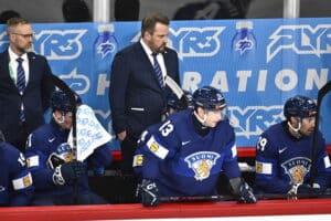Leijonilta todellinen myrskyvaroitus – sveitsiläinen kello ajautui väärään aikaan