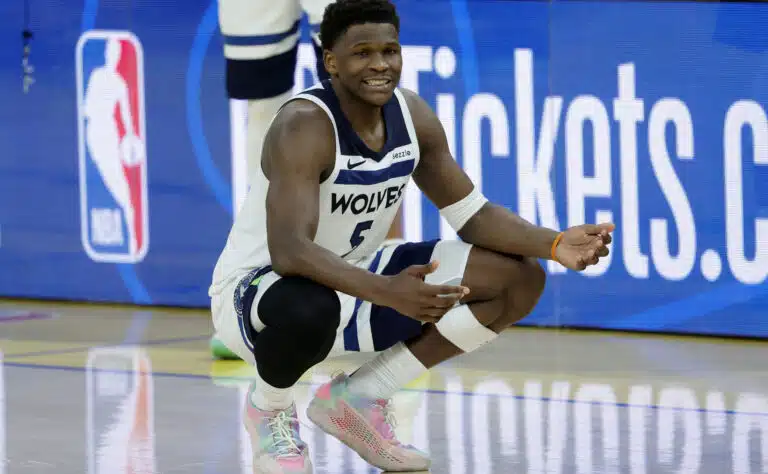 NBA-tähden sakkokassa kasvoi taas epäurheilijamaisesta tempusta NBA-tähden sakkokassa kasvoi taas epäurheilijamaisesta tempusta