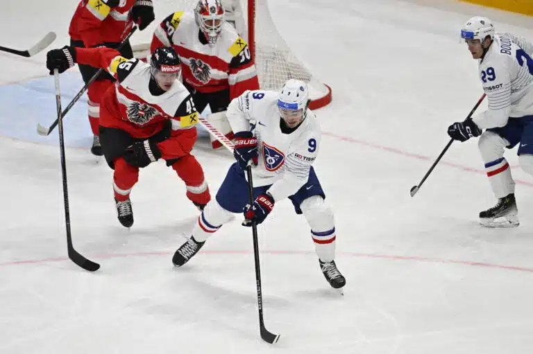 Suomalaistuomarit vihellyskonsertin kohteena jääkiekon MM-kisoissa