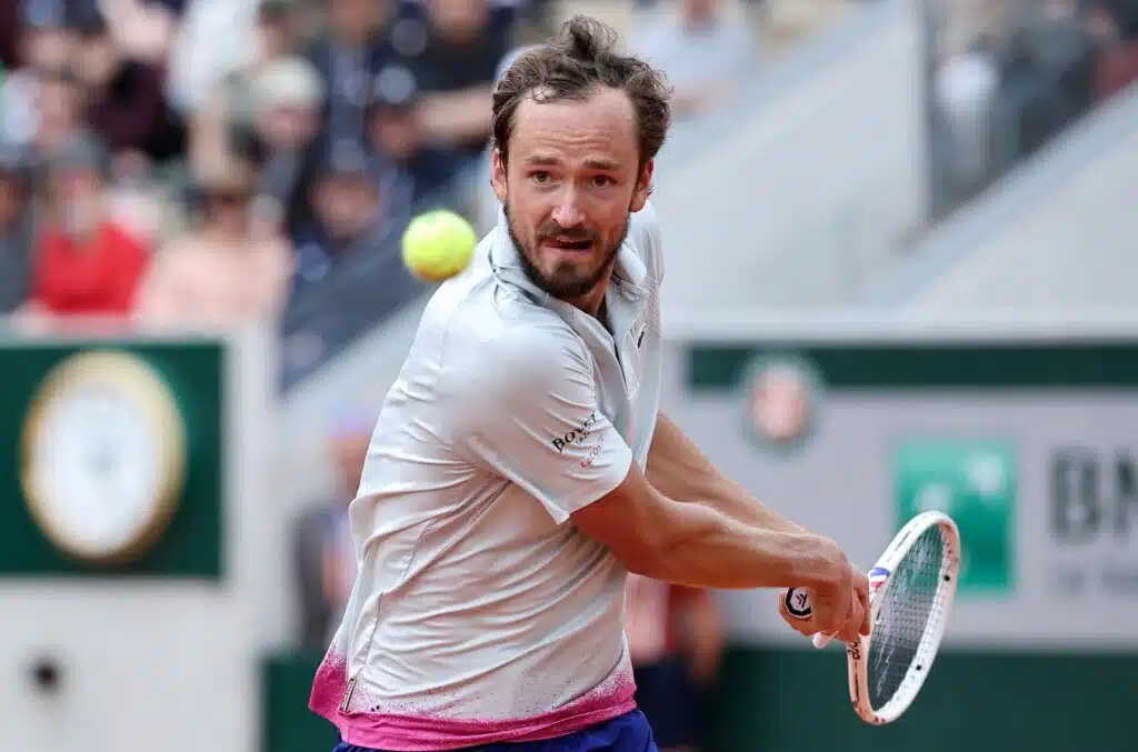 Tennismaailmasta jättimäinen paukku – grand slam -voittaja pisti valmentajan luiskaan