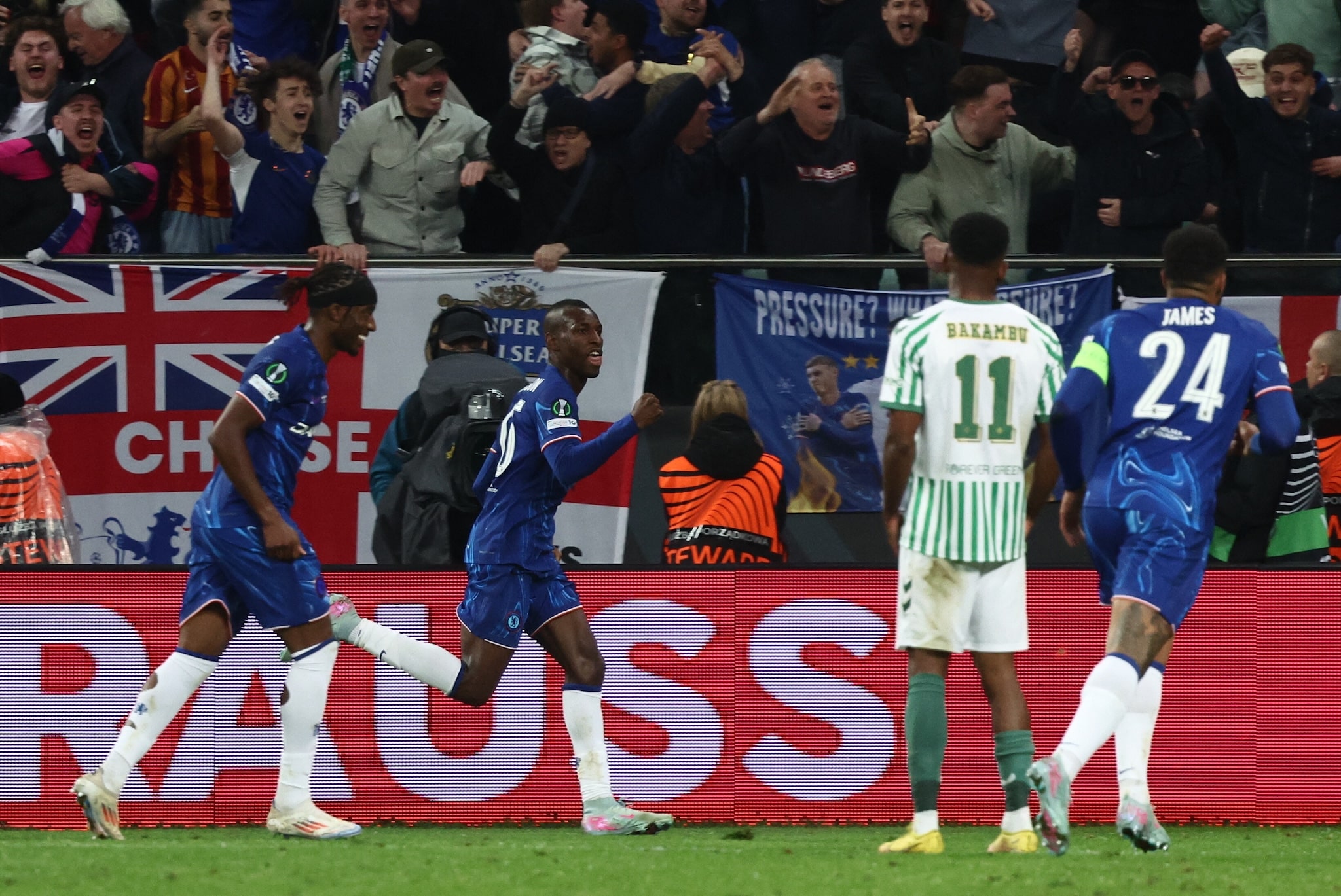 Chelsea voitti pokaalin turnauksessa missä se ei halunnut olla mukana – lontoolaiset tekivät samalla historiaa
