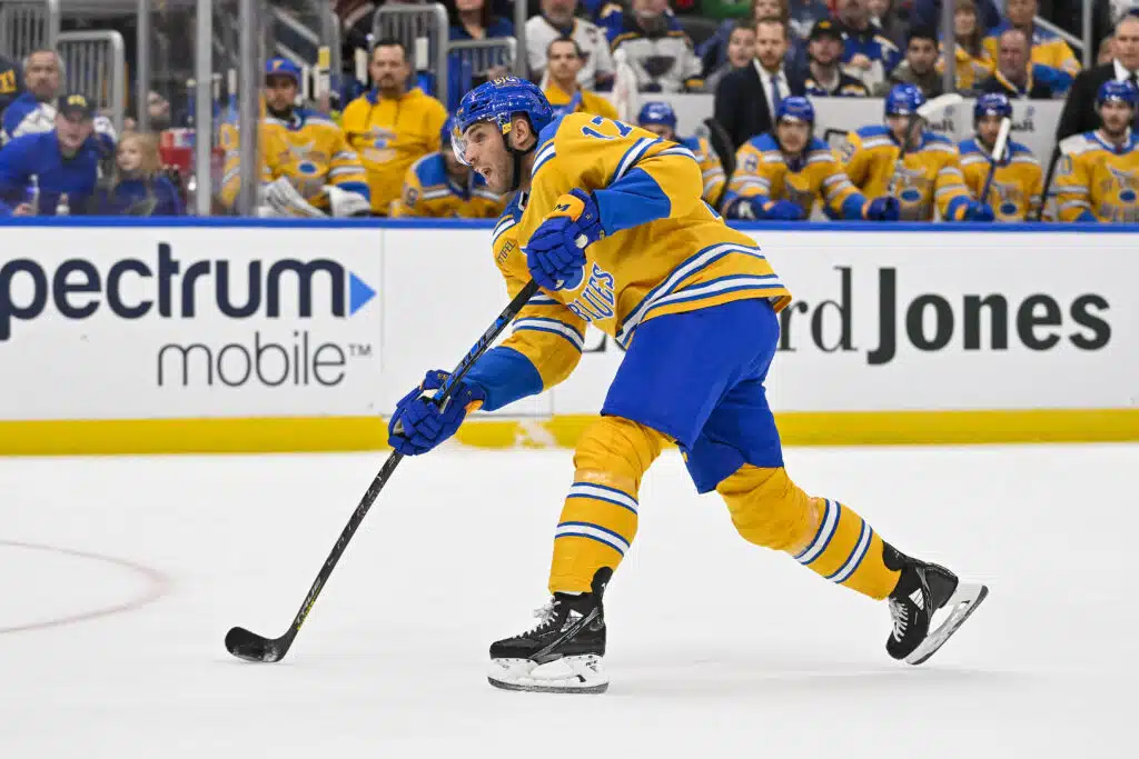 KHL:ssä rahat loppu? – paras pelaaja heitettiin ulos KHL:ssä rahat loppu? – paras pelaaja heitettiin ulos