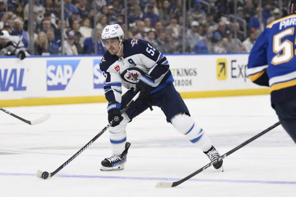 NHL:n ykkösjoukkueelle karmea takaisku NHL:n ykkösjoukkueelle karmea takaisku