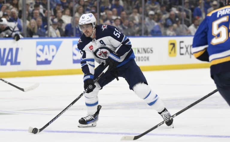 NHL-tähdelle suru-uutinen vieraspelimatkalla