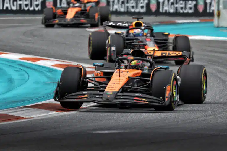 Onko McLarenin F1-auto sääntöjen vastainen? – Mercedes-pomo latasi suorat sanat
