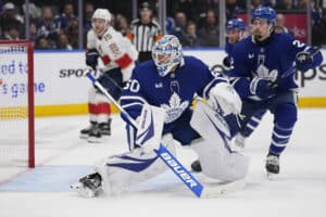 NHL:ssä jättisiirto – ykkösmaalivahti kaupattu
