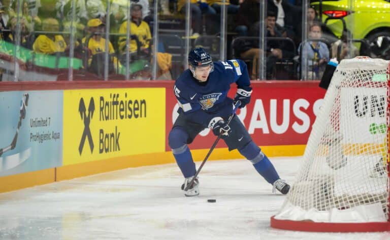 NHL:ään siirtyvällä Leijonalla ensimmäinen maali MM-kisoissa – ”En edes huomannut”