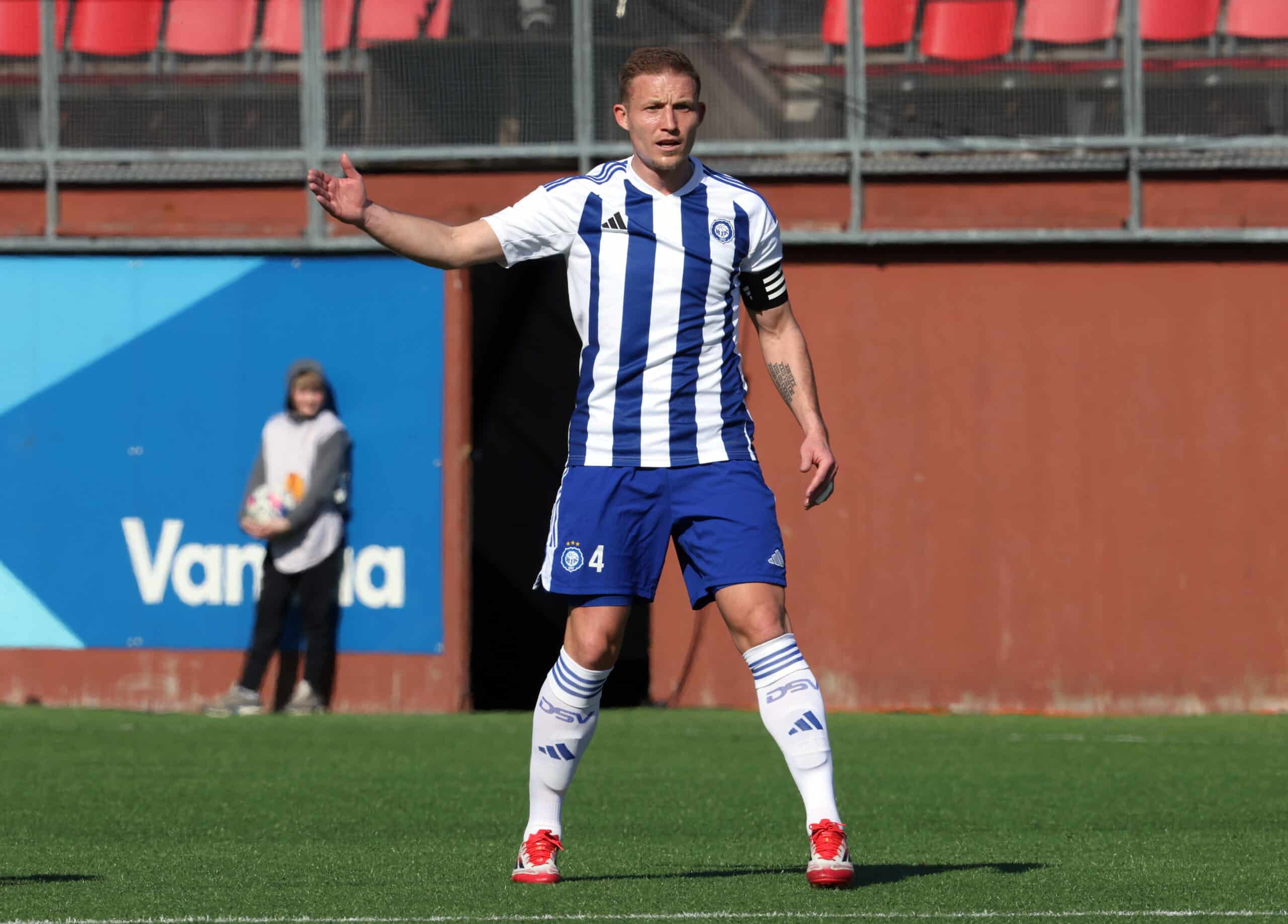 ”Ring, Ring!” – HJK-tähti loisti karulla kentällä