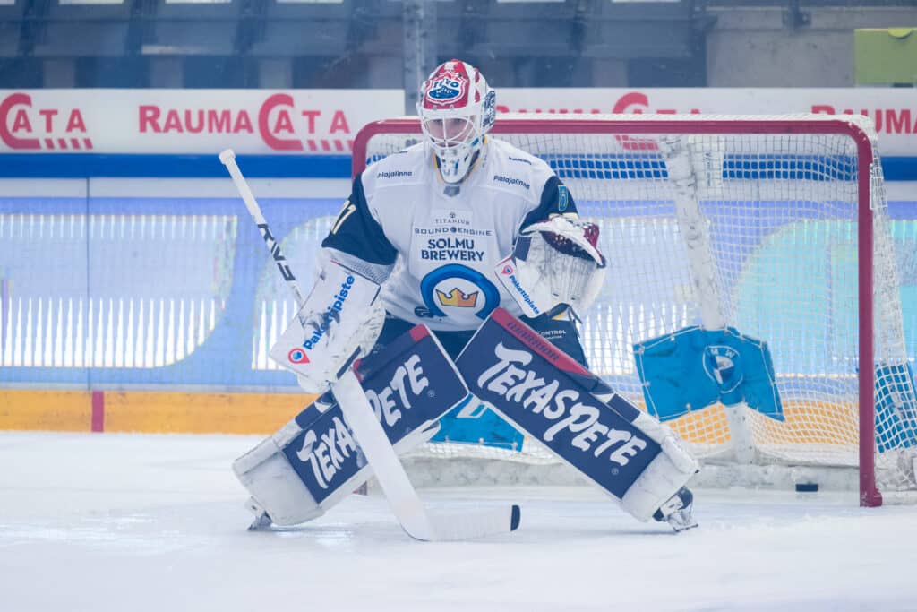 SM-liigassa debytoinut suomalaismaalivahti siirtyy Ruotsiin SM-liigassa debytoinut suomalaismaalivahti siirtyy Ruotsiin