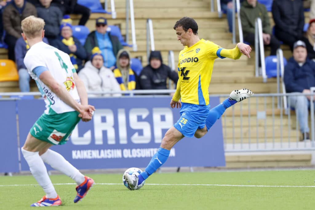 Huuhkajille ikävä takaisku – Roman Eremenko sivuun