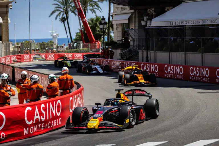 Monacossa rysäytettiin järkyttävä joukkokolari – tältä se näytti