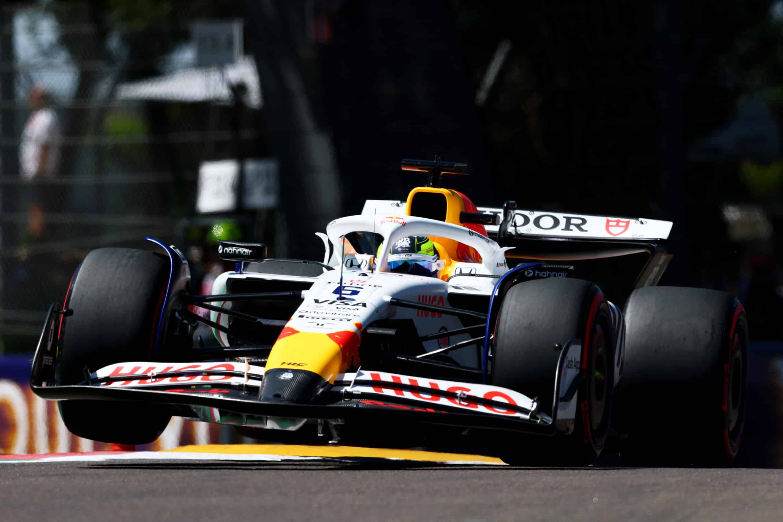 Taas punaiset liput Imolassa – McLaren hallitsi molempia F1-harjoituksia