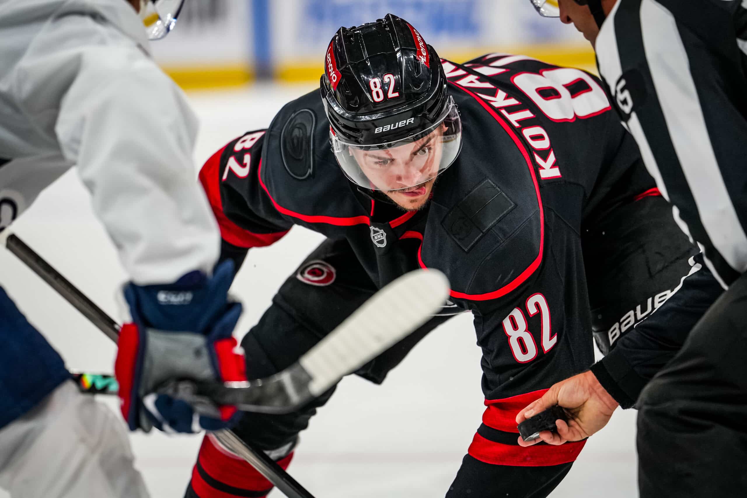 Jesperi Kotkaniemi pääsemässä irti NHL:ssä