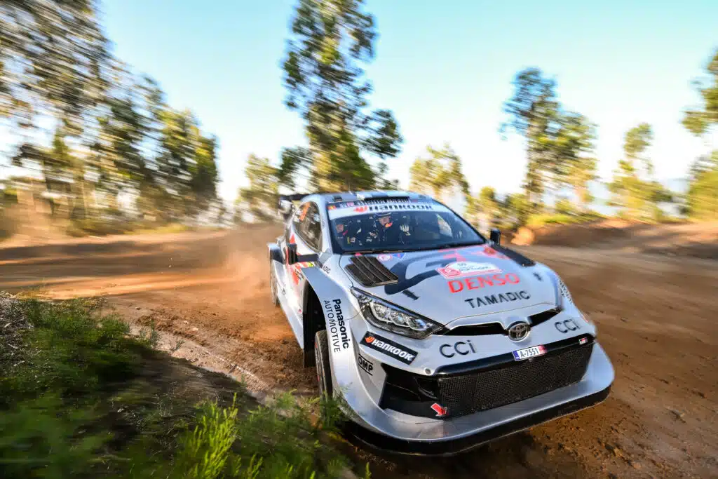 Kalle Rovanperältä upea veto Portugalin MM-rallissa – nyt kulkee (ek8)