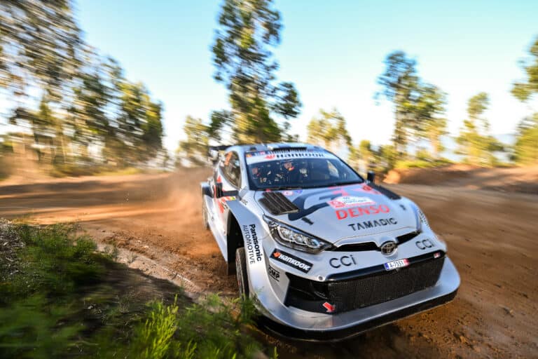 Kalle Rovanperältä upea veto Portugalin MM-rallissa – nyt kulkee (ek8)