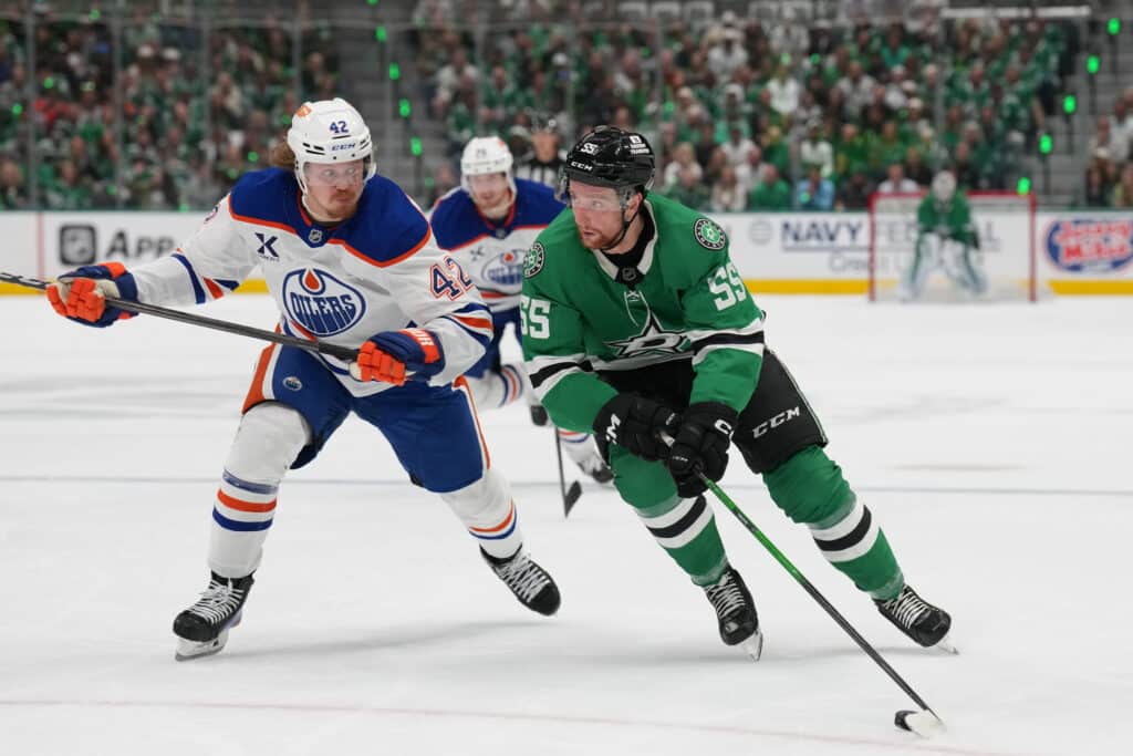 NHL:n "suomalaisjoukkueelle" on käymässä kylmät - tässä yksinkertainen syy Kasperi Kapanen ja Thomas Harley, Edmonton Oilers vs Dallas Stars 2025