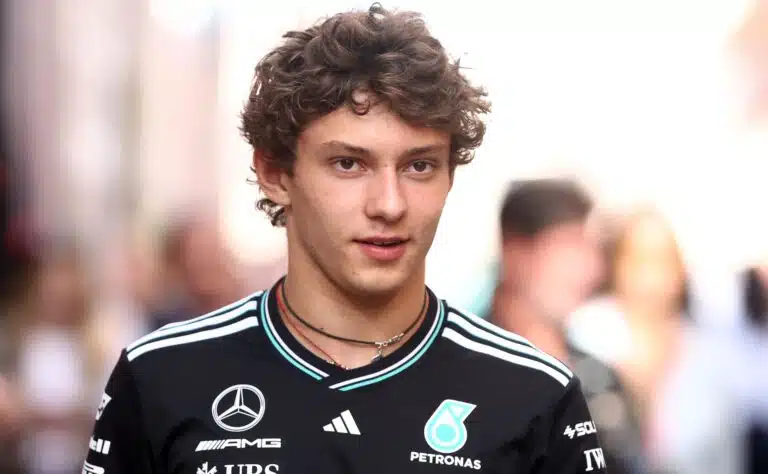 F1-tähti Kimi Antonellin ex-tyttöystävä vahvisti ikävät huhut F1-tähti Kimi Antonellin ex-tyttöystävä vahvisti ikävät huhut