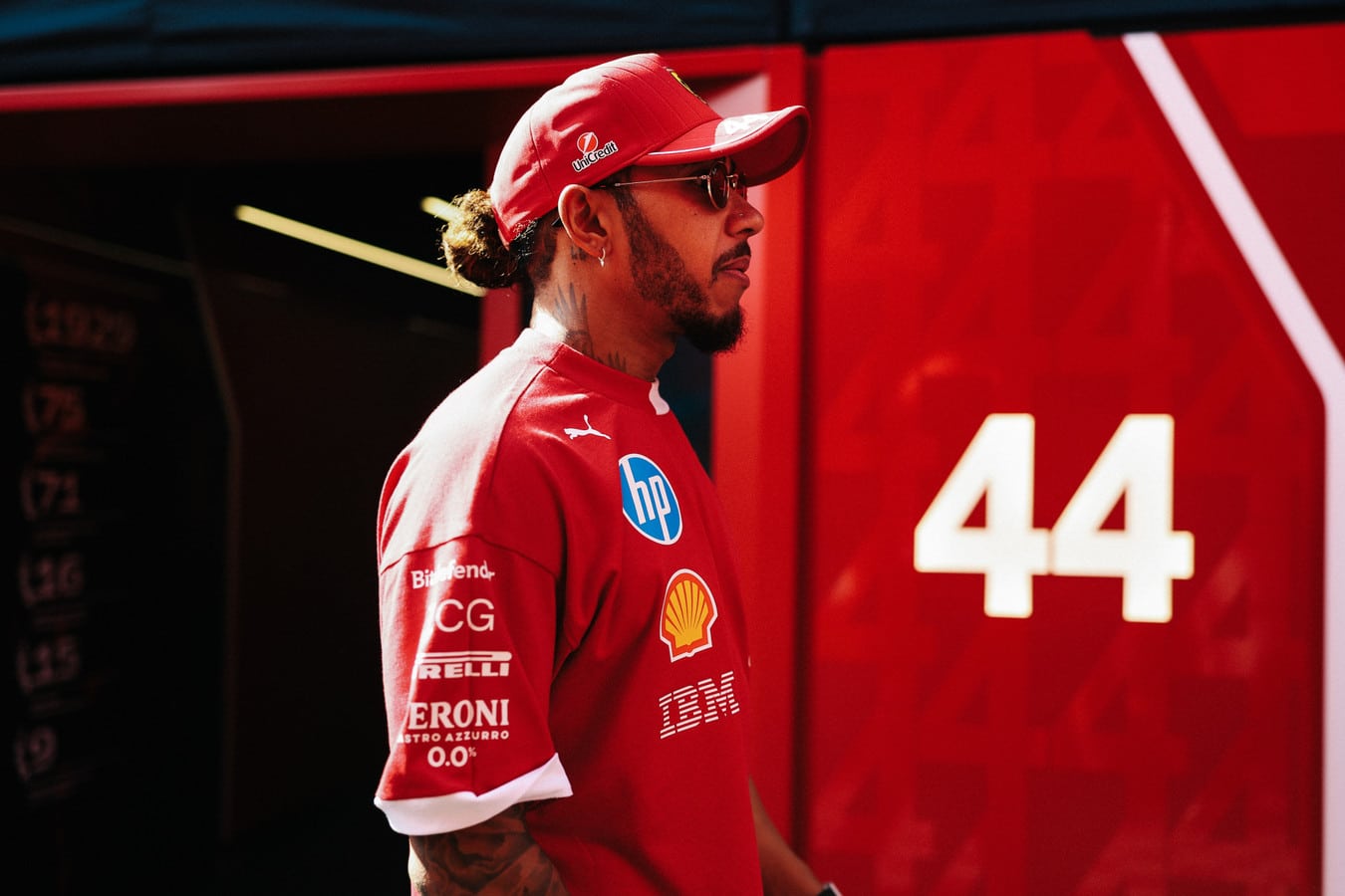 Nyt oli noloa, Lewis Hamilton – näin hän kommentoi Ferrarin katastrofia