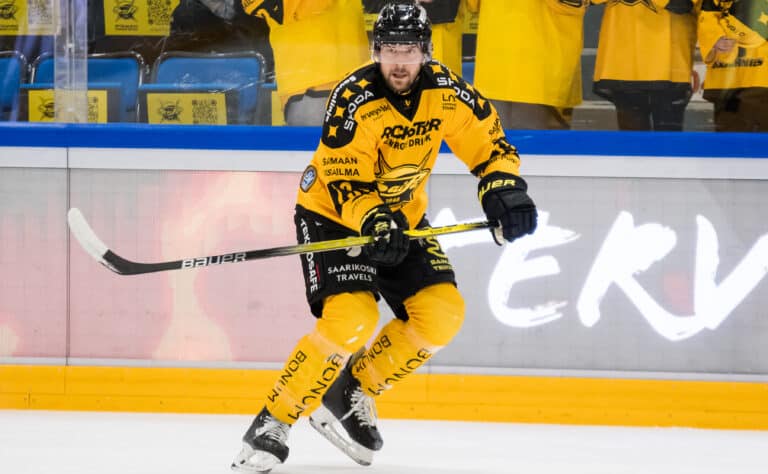 Raimo Helmisen SaiPa hyvästeli yli 500 NHL-ottelun miehen