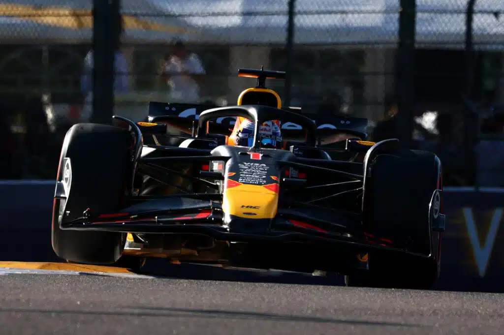 Max Verstappen löi Imolassa luun kurkkuun McLaren-kuskeille