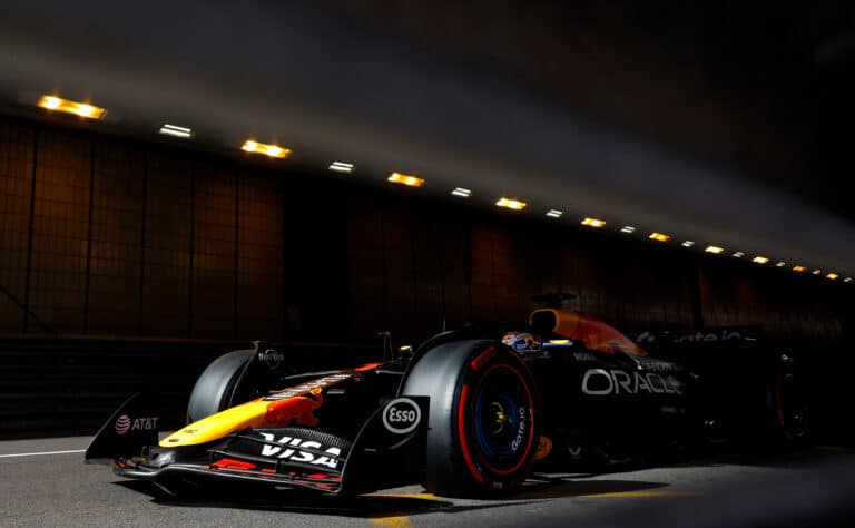 Max Verstappenin raivo repesi – taustalla Ferrarin tunarointi