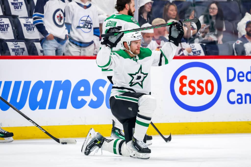 Mikko Rantanen on nyt itsekin ihmeissään – tiputteli tällaista tekstiä superillan jälkeen Mikko Rantanen on nyt itsekin ihmeissään – tiputteli tällaista tekstiä superillan jälkeen