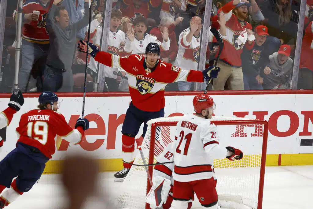 Aleksander Barkovin Floridalle ylistystä – nyt puhutaan jo mestaruustasosta